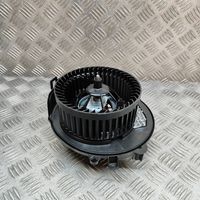 Volkswagen Golf VIII Ventola riscaldamento/ventilatore abitacolo 5WC819015A