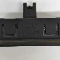 Audi A5 Lampa oświetlenia tylnej tablicy rejestracyjnej 8W6943021A