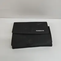 Nissan Qashqai Libretto uso e manutenzioni OM14NOJ11E0