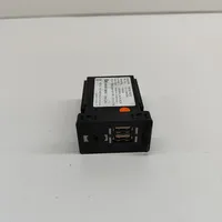 Lexus RX 450H Connettore plug in USB 8619078010