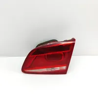 Volkswagen PASSAT B7 Lampy tylnej klapy bagażnika 3AE945094J