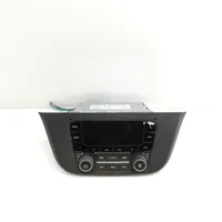 Iveco Daily 6th gen Panel / Radioodtwarzacz CD/DVD/GPS 28628386