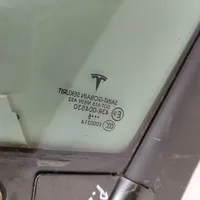 Tesla Model X Mažasis "A" priekinių durų stiklas (keturdurio) 105520500D