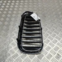 BMW 5 G30 G31 Grille inférieure de pare-chocs avant 7383520