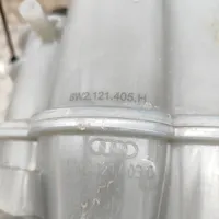 Audi A5 Vase d'expansion / réservoir de liquide de refroidissement 8W2121405H