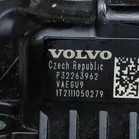 Volvo XC40 Obudowa termostatu 32263962