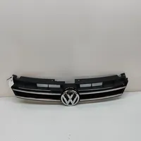 Volkswagen Touareg II Grotelės priekinės 7P6853651A