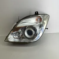 Mercedes-Benz Sprinter W906 Lampa przednia A9068201561