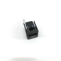 BMW i4 USB jungtis 9229294