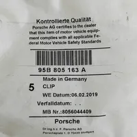 Porsche Macan Rygiel zamka klapy tylnej / bagażnika 95B805163A