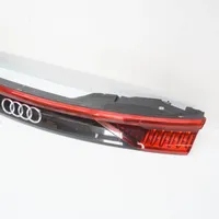 Audi Q8 Lampa tylna 4M8945095P