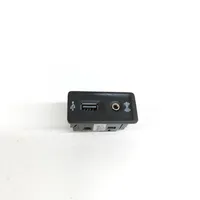 Volkswagen Golf VII Connettore plug in AUX 5G0035222C