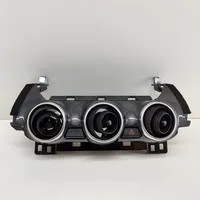 Nissan Juke II F16 Kojelaudan tuuletussuuttimen suojalista 682606PA0A