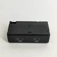 Porsche Taycan 9J1 Разъем USB 4N1035954