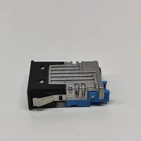 BMW 2 F44 USB-pistokeliitin 8711939