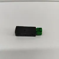 Skoda Karoq USB-pistokeliitin 5Q0035726E