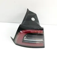 Tesla Model 3 Lampa tylna 107739700H