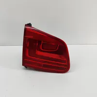 Volkswagen Tiguan Lampy tylnej klapy bagażnika 5N0945093G