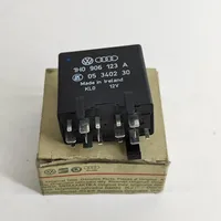 Volkswagen Golf III Other relay 1H0906123A