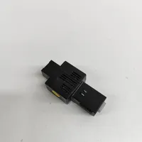 Volkswagen Tiguan USB-pistokeliitin 3G5035954