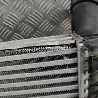 Volkswagen Touareg II Starpdzesētāja radiators 7L6145803D