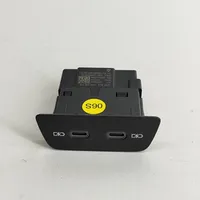 Volkswagen Golf VIII Connettore plug in USB 2G6035718