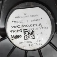 Volkswagen Golf VIII Lämmittimen puhallin 5WC819021A