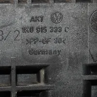 Volkswagen PASSAT B6 Vassoio scatola della batteria 1K0915333C