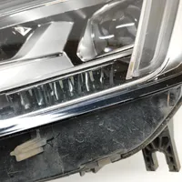 Audi A4 S4 B9 Priekšējais lukturis 8W0941033A