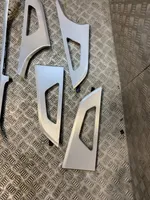 Audi Q8 Rivestimento della portiera anteriore (modanatura) 