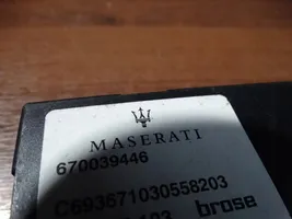 Maserati Levante Tavaratilan kannen avaamisen ohjausyksikkö 670039446