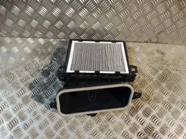 BMW 5 G30 G31 Coperchio scatola del filtro dell’aria 