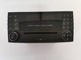 Mercedes-Benz E W211 Unité principale radio / CD / DVD / GPS A2118702189