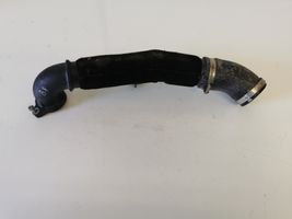 Volkswagen PASSAT B8 Tube d'admission de tuyau de refroidisseur intermédiaire 04L145828