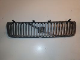 Volvo V70 Grille calandre supérieure de pare-chocs avant 