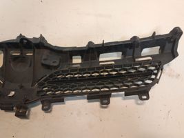 Toyota Corolla Verso AR10 Grille calandre supérieure de pare-chocs avant 531110F030