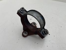 Volvo V40 Staffa del cuscinetto di supporto dell’albero di trasmissione AV613K305CA