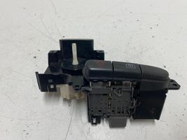 Toyota Yaris Botón interruptor de luz de peligro 758294