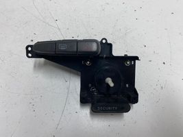 Toyota Yaris Schalter Warnblinkanlage 758294