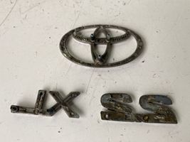 Toyota Camry Gamintojo ženkliukas/ modelio raidės 