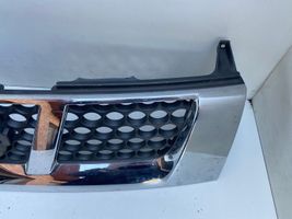 Nissan Navara D22 Grille calandre supérieure de pare-chocs avant 62310VK000