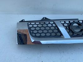 Nissan Navara D22 Grille calandre supérieure de pare-chocs avant 62310VK000