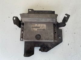 Peugeot 806 Calculateur moteur ECU 0281001442