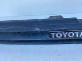 Toyota Corolla E90 Grotelės priekinės 5210112660