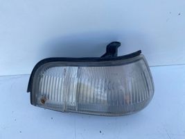 Toyota Corolla E90 Indicatore di direzione anteriore 082121556