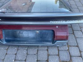 Toyota Corolla E90 Tylna klapa bagażnika 