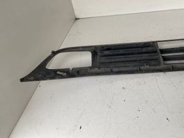 Ford Mondeo MK I Front bumper lower grill 93BB17B968BD