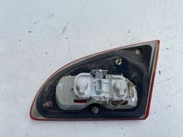 Toyota Avensis T220 Luci posteriori del portellone del bagagliaio 89022026