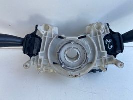 Toyota Avensis T220 Leva/interruttore dell’indicatore di direzione e tergicristallo 17B553