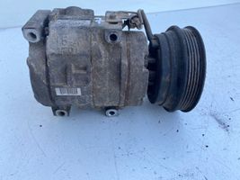 Toyota Avensis T220 Ilmastointilaitteen kompressorin pumppu (A/C) 4472203435